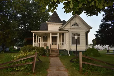 311 N 2nd St, Secor, IL 61771