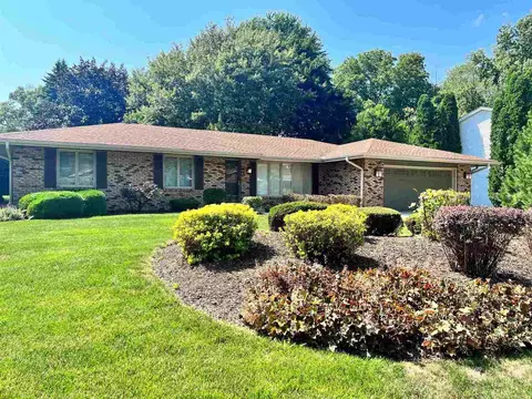 1938 Sweetbriar Ln, Rockford, IL 61107