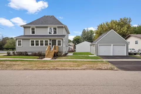 422 Willow St, Maple Park, IL 60151