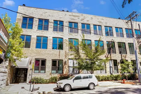 1760 W Wrightwood Ave #207, Chicago, IL 60614