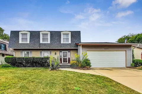 1071 Florida Ln, Elk Grove Village, IL 60007