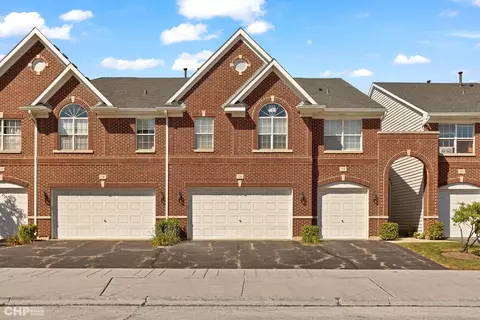 76 Fulbright Ln, Schaumburg, IL 60194