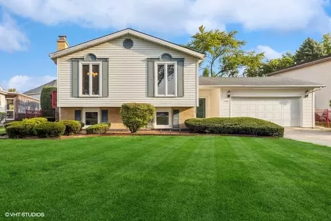 1126 Timber Ln, Darien, IL 60561