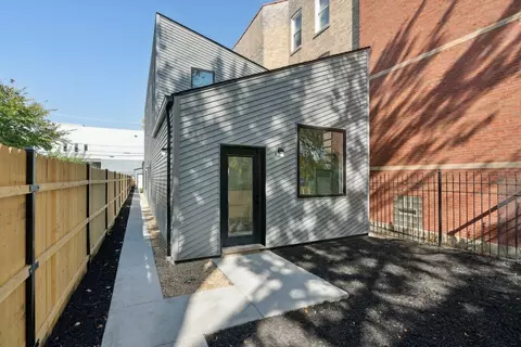 3210 W Fulton St, Chicago, IL 60624