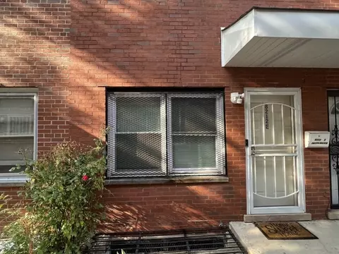 8212 S Dobson Ave #E, Chicago, IL 60619