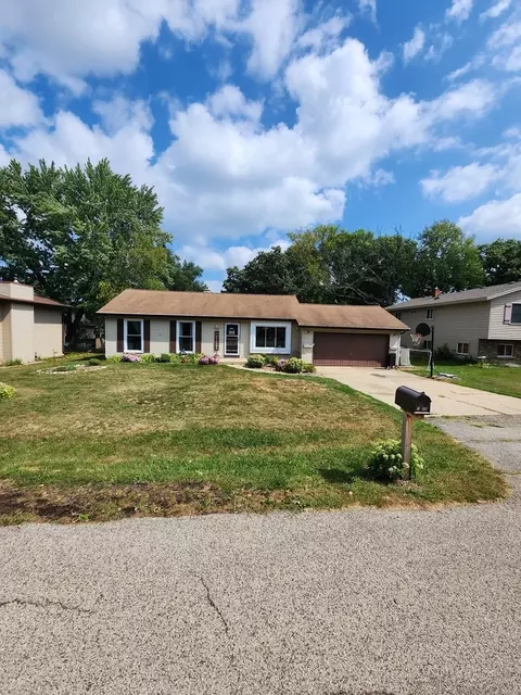 1408 Woodland Ln, Mchenry, IL 60051 photo 2