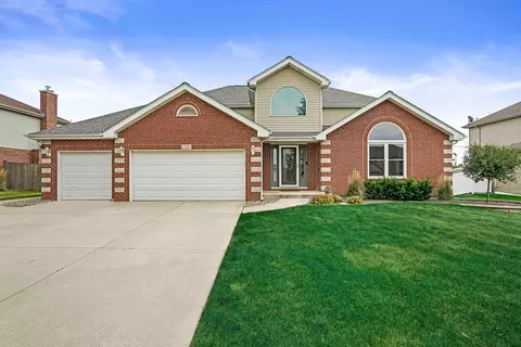 2380 Cattleman Dr, New Lenox, IL 60451