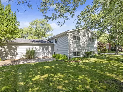 2219 Kingston Dr, Wheaton, IL 60189 photo 9