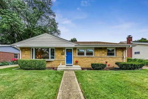563 Drake St, Libertyville, IL 60048