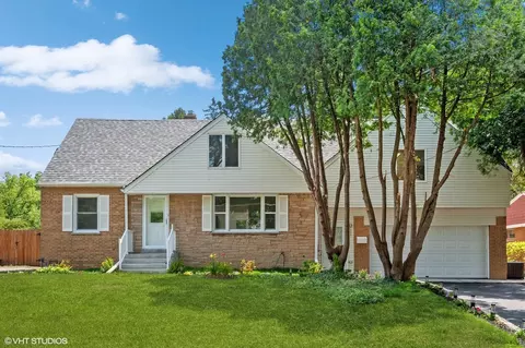 327 W Austin Ave, Libertyville, IL 60048