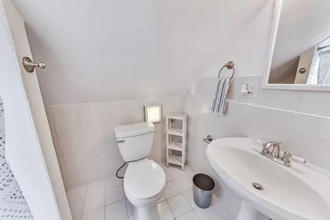 2126 Dobson St, Evanston, IL 60202 photo 10