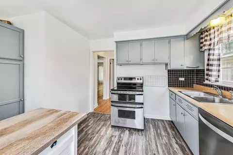 2126 Dobson St, Evanston, IL 60202 photo 4