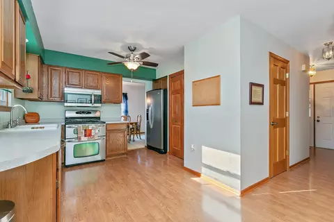 620 Tanglewood Dr, Algonquin, IL 60102 photo 9