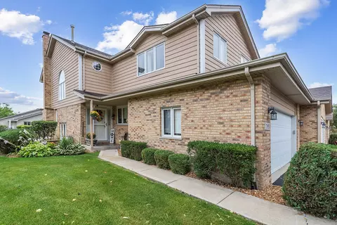 7915 Richardson Ln, Tinley Park, IL 60487