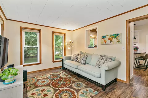 309 E 1st St, East Dundee, IL 60118 photo 8