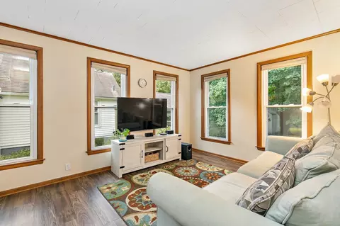 309 E 1st St, East Dundee, IL 60118 photo 7