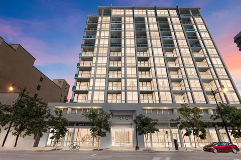 1819 S Michigan Ave #502, Chicago, IL 60616