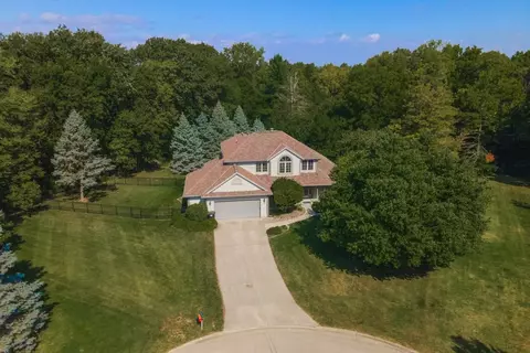 13602 Lucca Forest Dr, Bloomington, IL 61705