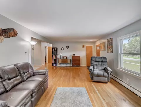 3513 Broad St, Mchenry, IL 60050 photo 5