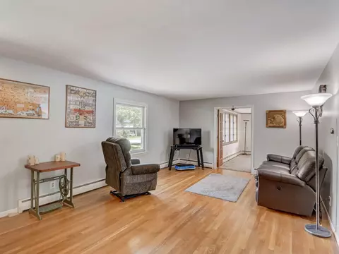 3513 Broad St, Mchenry, IL 60050 photo 4