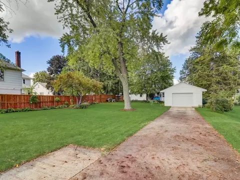 3513 Broad St, Mchenry, IL 60050 photo 36