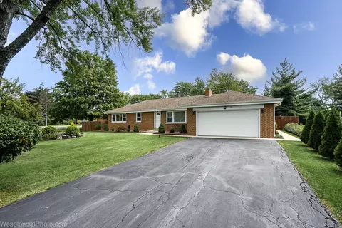 751 S Center St, Bensenville, IL 60106