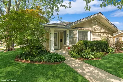 404 N Patton Ave, Arlington Heights, IL 60005