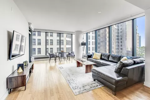 Living - 60 E Monroe St #1707, Chicago, IL 60603 photo 2 of 8