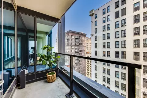 Exterior - 60 E Monroe St #1707, Chicago, IL 60603 photo 2 of 9