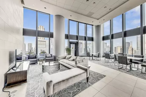 Living - 60 E Monroe St #1707, Chicago, IL 60603 photo 6 of 8