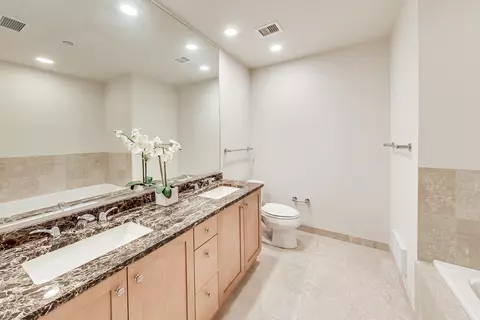 Bath - 60 E Monroe St #1707, Chicago, IL 60603 photo 3 of 5