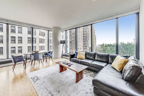 Living - 60 E Monroe St #1707, Chicago, IL 60603 photo 1 of 8