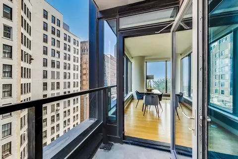 Exterior - 60 E Monroe St #1707, Chicago, IL 60603 photo 3 of 9