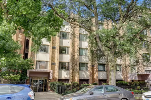 510 W Fullerton Pkwy #409, Chicago, IL 60614
