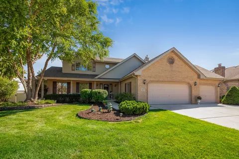1629 Chauser Ln, Woodridge, IL 60517