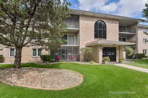 4920 134th Ct #208, Crestwood, IL 60445