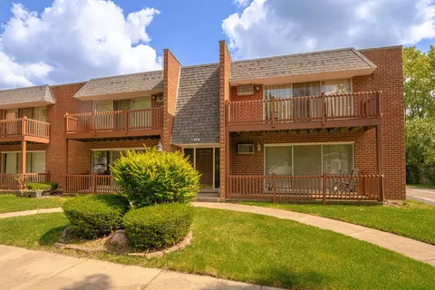 523 N Pleasant Dr #1B, Glenwood, IL 60425