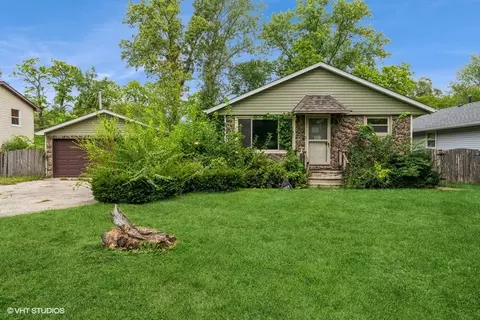 1327 Sunset Dr, Round Lake Beach, IL 60073