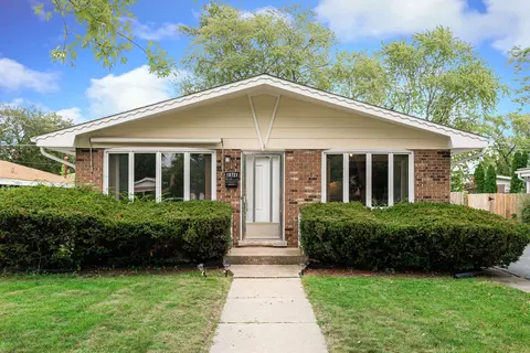 18721 Henry St, Lansing, IL 60438