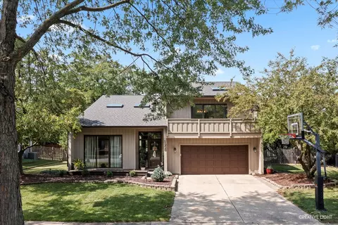1908 Berkshire Pl, Wheaton, IL 60189