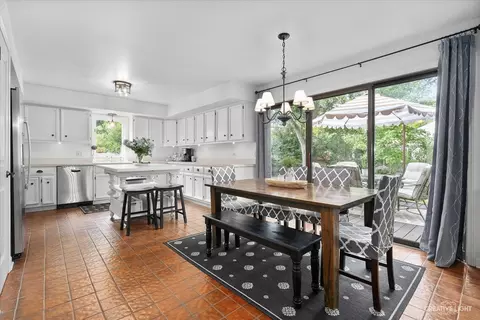 1908 Berkshire Pl, Wheaton, IL 60189 photo 8