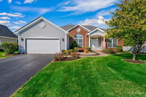 1318 Amberwood Dr, Crystal Lake, IL 60014