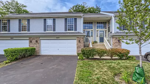 2650 S Embers Ln, Arlington Heights, IL 60005