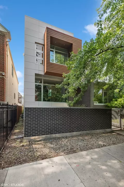 1752 N Rockwell St, Chicago, IL 60647