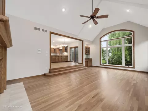 9108 Devon Ridge Dr, Burr Ridge, IL 60527 photo 11