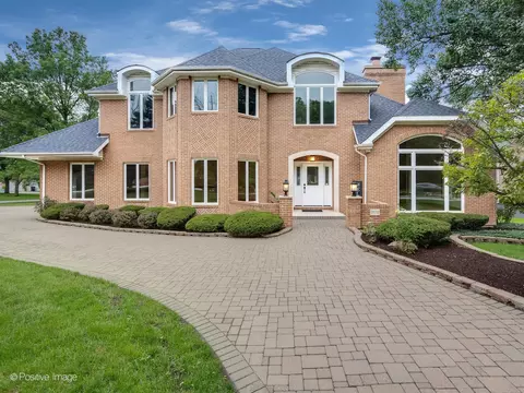 9108 Devon Ridge Dr, Burr Ridge, IL 60527 photo 2