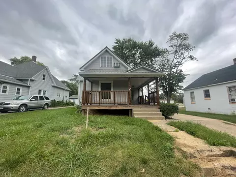 7 Nicklas Ave, Danville, IL 61832
