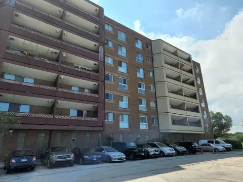 100 Park Ave #206, Calumet City, IL 60409
