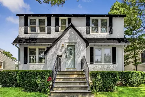 649 S Berkley Ave, Elmhurst, IL 60126