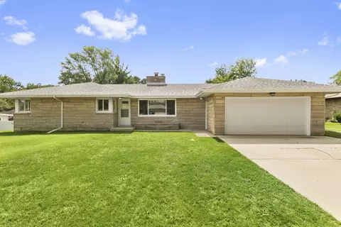 210 Redbud Dr, Joliet, IL 60433